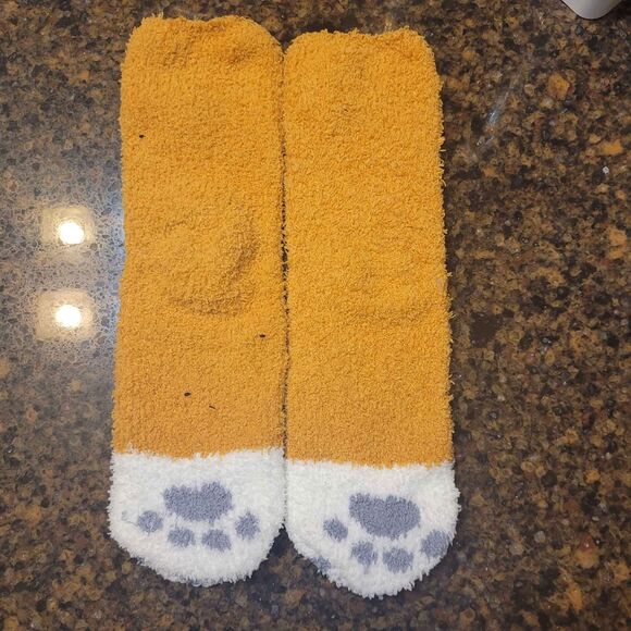 NEW Fuzzy Cat Paw Socks - Picture 2 of 2